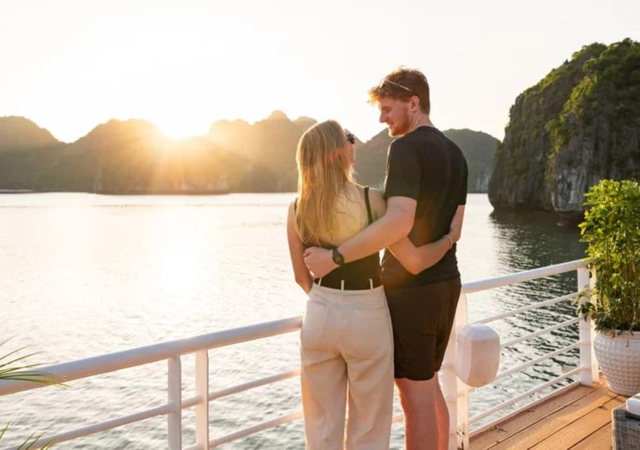 Halong Bay Cruise Trip : Caves, Buffet Lunch, Kayak, Titop - Dining on the Cruise