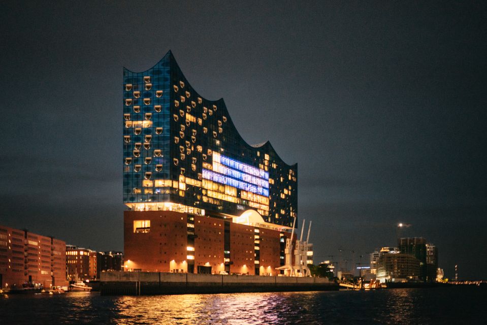 Hamburg: 1-Hour Harbor Evening Lights Cruise - Meeting Point and Assistance