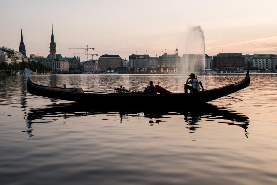 Hamburg Alster Lake Romantic Tour in a Real Venetian Gondola - Notable Landmarks