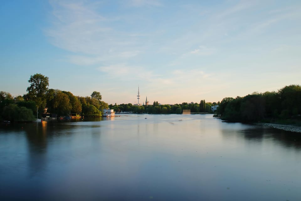 Hamburg E-bike Tour / Hakuna Tour - Tour of St. Pauli Landing Bridges