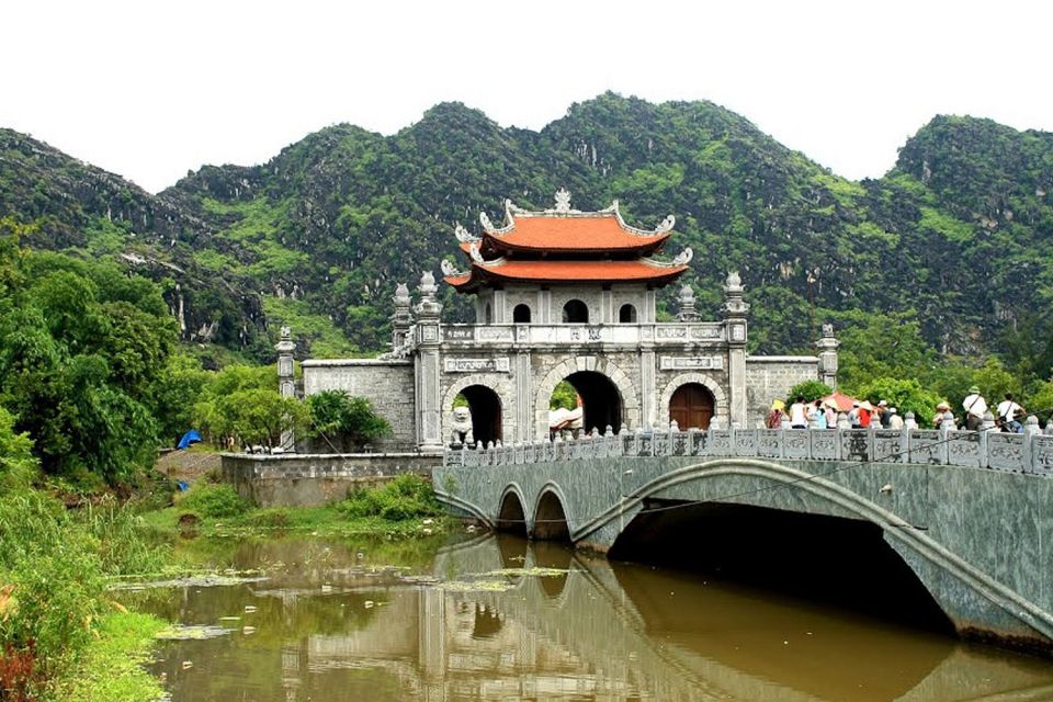 Hanoi: Full-Day Mua Cave, Hoa Lu and Tam Coc Tour - Nearby Attractions