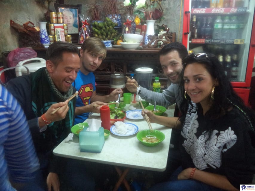 Hanoi: Old Quarter Street Food Walking Tour With 10 Tastings - Local Culture and Traditions