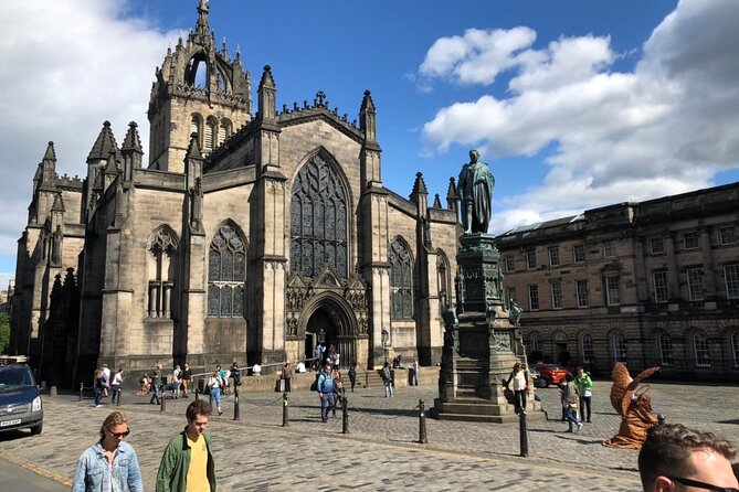 Historic Edinburgh and Rosslyn Chapel Full-Day Private Tour in a Premium Minivan - Tour Itinerary and Logistics