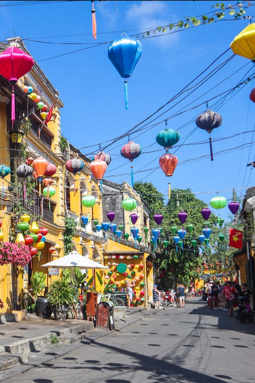 Hoi An City : Boat Ride,Release Flower Lantern & Street Food - Boat Ride and Flower Lantern