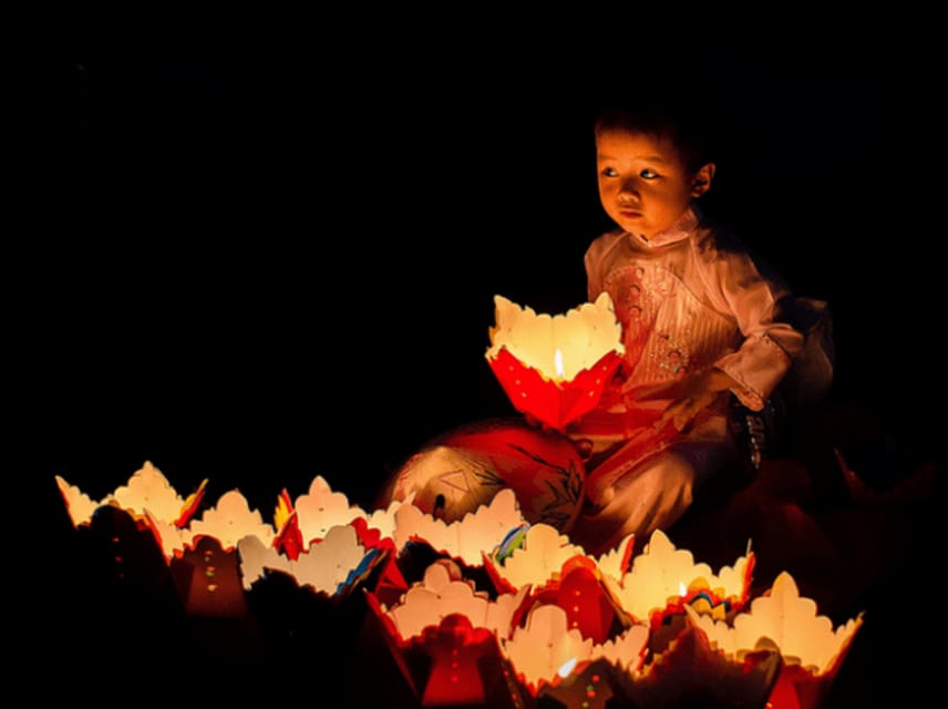 Hoi An: Hoai River Night Boat Trip and Floating Lantern - Tips for a Memorable Experience