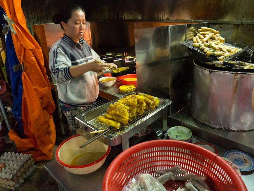 Hoi An: Night Food Tasting Tour - Eco-Friendly Practices