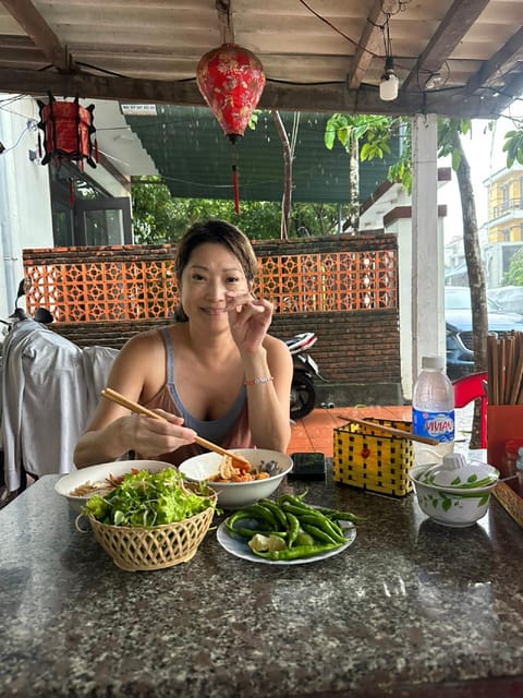 HOI AN : WALKING LOCAL FOOD EVENING TOUR - Group Size