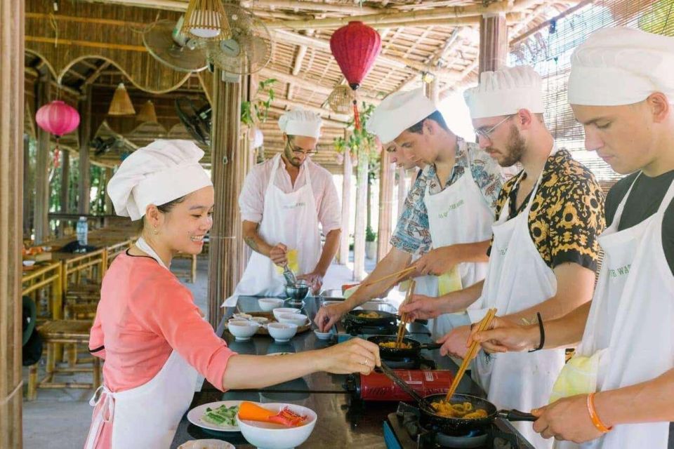 Hoian: Bay Mau Vegan Cooking Class, Market &Basket Boat Trip - Customer Experiences