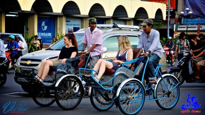 Hue Evening Foodie Cyclo Tour - Booking and Policies