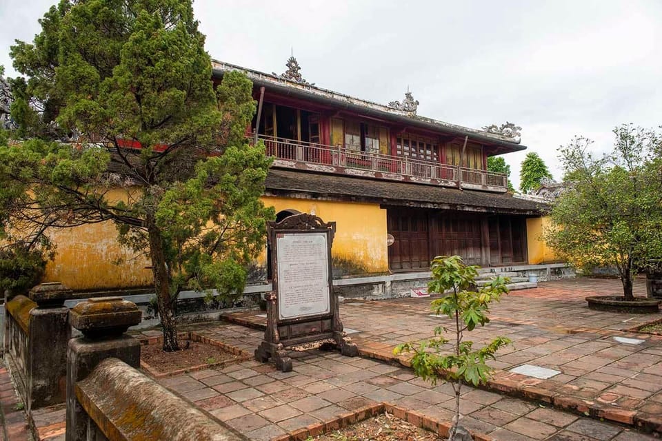 Hue: Imperial City, Tombs by Car and English Speaking Driver - Optional Visits