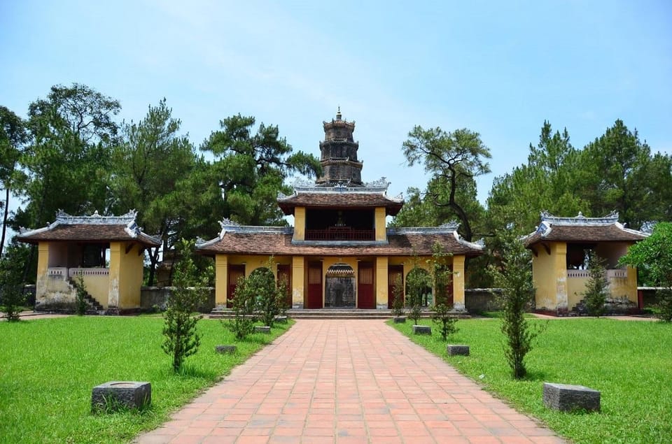 Hue : Royal Tombs- Thien Mu Pagoda- Dragon Boat Private Tour - Royal Tombs