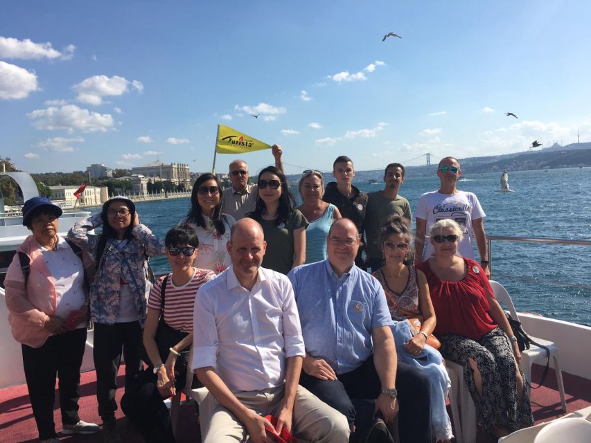 Istanbul: Bosphorus Sightseeing Boat Tour With Guide - Tips for a Great Experience