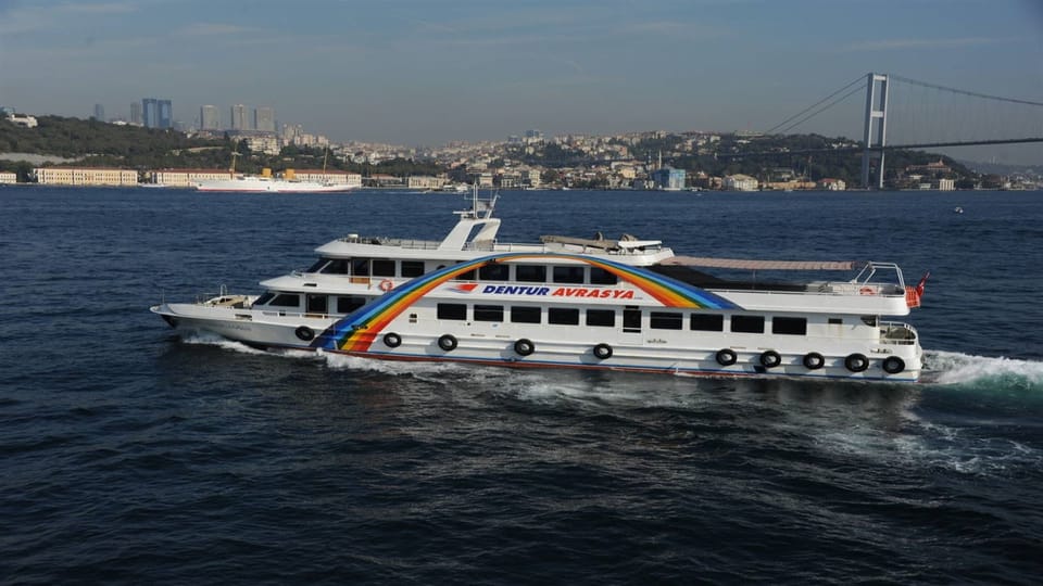 Istanbul: Bosphorus Sightseeing Cruise With Sunset Option - Tips for Travelers