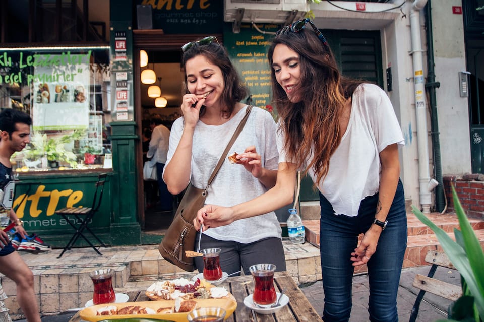 Istanbul: Private Guided Food Tour With 10 Tastings - Essential Tips for Tourists