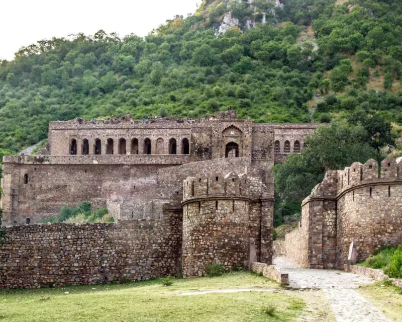 Jaipur: All Inclusive Chand Baori & Bhangarh Fort Tour - Booking Information