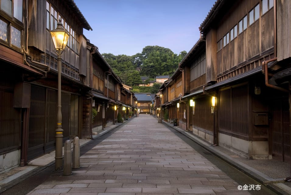 Kanazawa: Nostalgic Shirakawa-go & Kanazawa Tour - Frequently Asked Questions