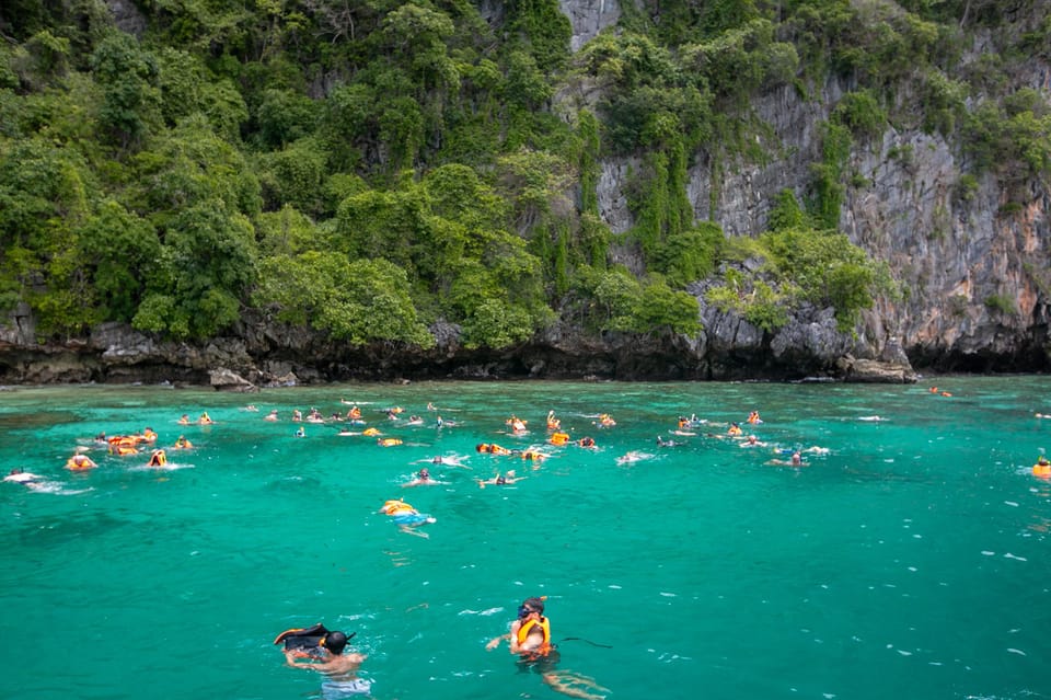 Koh Phi Phi: Private Longtail Boat to Maya Bay - Relaxing in Pileh Lagoon