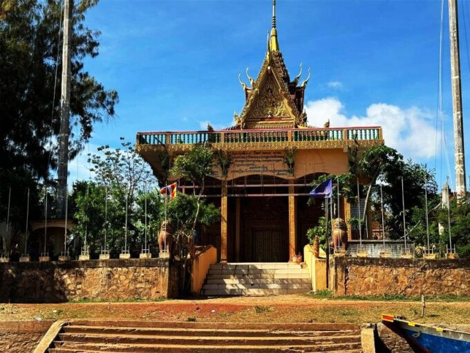 KOMPONG KHLEANG LAKE Community-Floating Village - Community Impact and Support