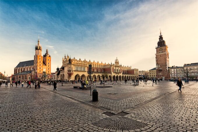 Krakow: 1 Hour Photo Shoot - Booking Information and Policies