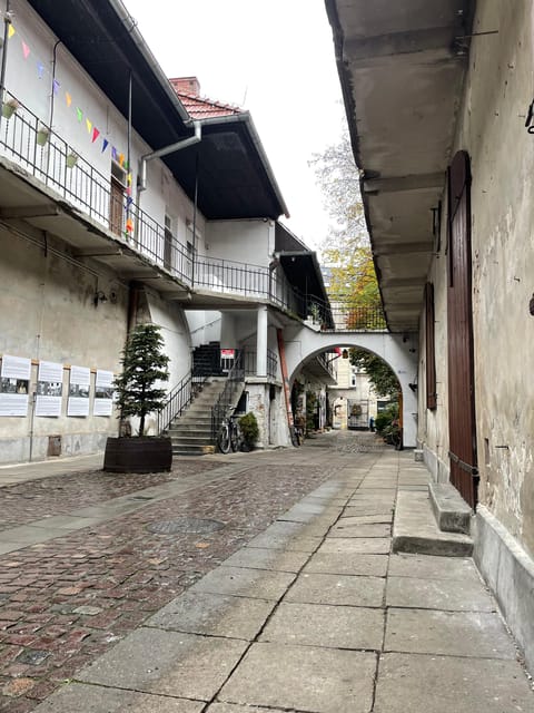 Kraków: Jewish Quarter and Ghetto Self-Guided Walking Tour - What to Expect on the Tour