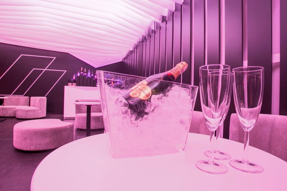 Krakow Nightclub: VIP Room Group Booking - Special Occasion Ideas