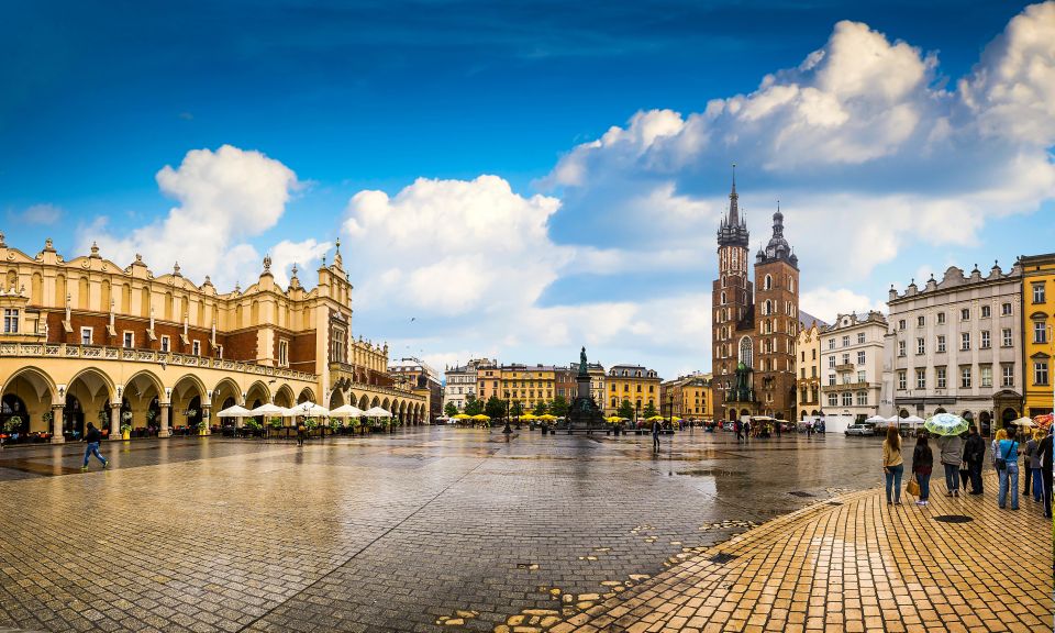 Krakow: Old Town Highlights Private Walking Tour - Additional Resources