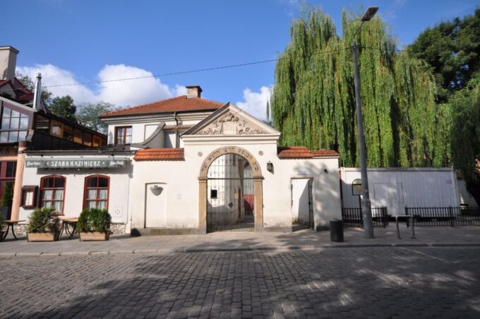 Krakow: Schindlers Factory Ghetto and Jewish Heritage Tour - Dress Code and Restrictions