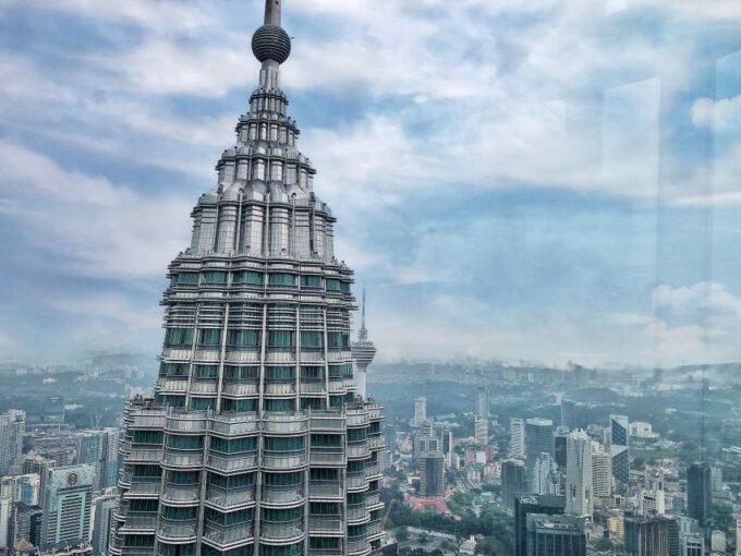 Kuala Lumpur: Petronas Twin Towers Entry E-Ticket - Tips for a Smooth Visit