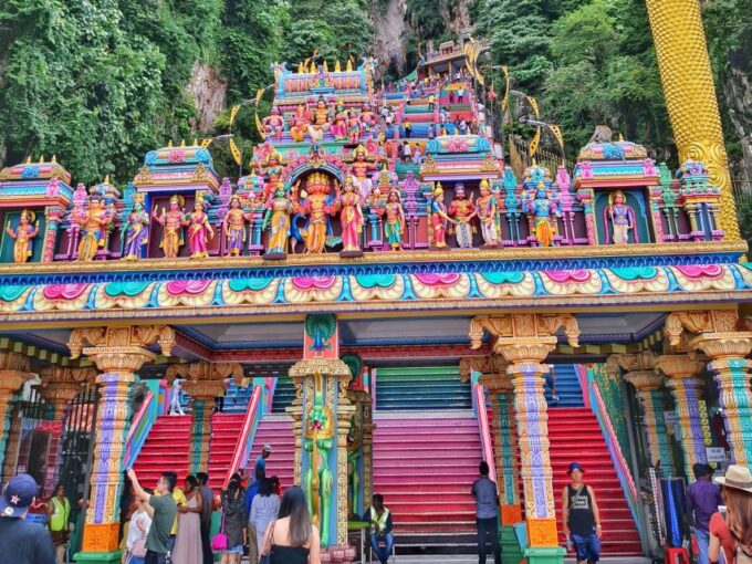Kuala Lumpur: Suburbs and Batu Caves Half-Day Tour - Booking Information