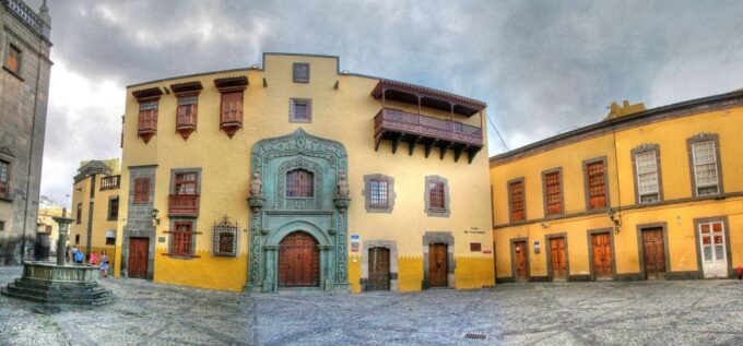 Las Palmas: Private Old City Guided Walking Tour With Tapas - Booking and Cancellation Policy