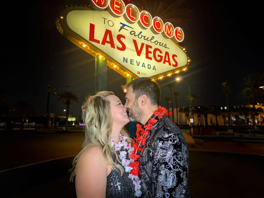 Las Vegas: Elvis Wedding With Las Vegas Sign Photos Included - Booking Your Elvis Wedding