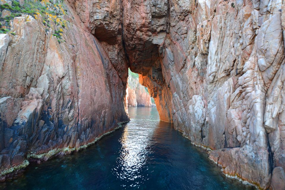 Loading: Scandola and Piana Boat Tour With Stop at Girolata - Pre-Tour Considerations