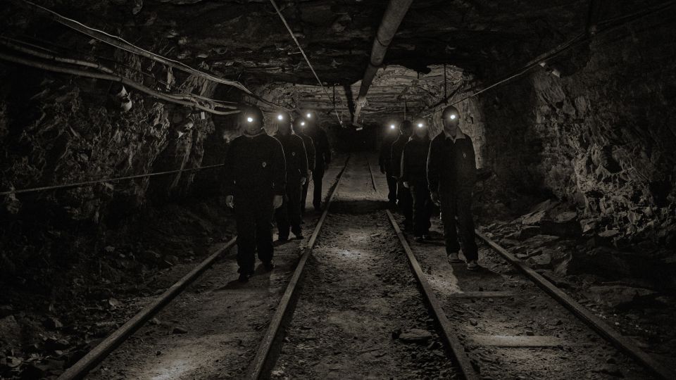 Longyearbyen: Historic Coal Mine Tour at Gruve 3 - Nearby Attractions