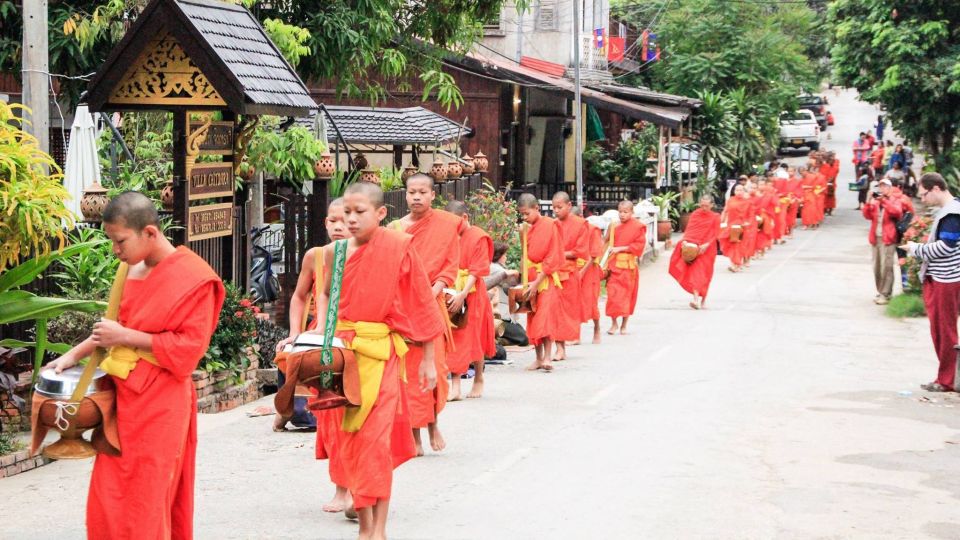 Luang Prabang: Private Must-See Sights and Mount Phousi Tour - Whats Included in the Tour