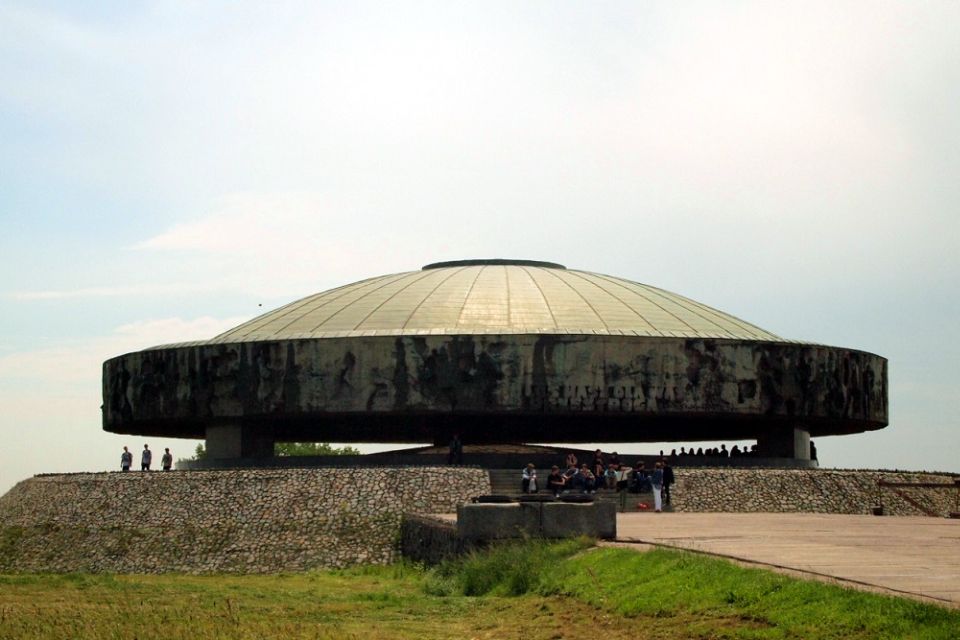 Lublin & Majdanek Small-Group Tour From Warsaw With Lunch - Preparing for Your Trip