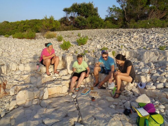 Lumbarda - Sunset Kayak Tour With a Picnic - Wine and Sweets - Customer Reviews