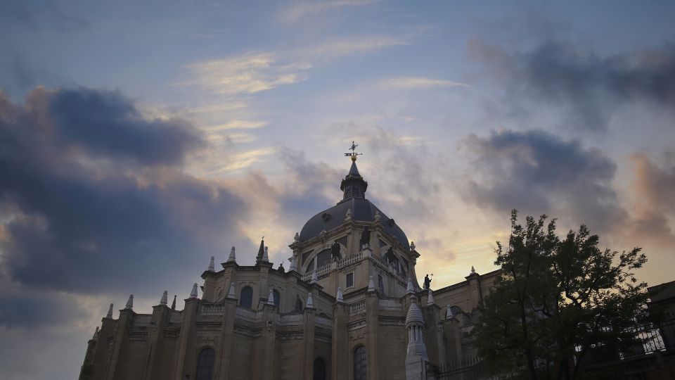 Madrid: Sunset Walking Tour With Optional Flamenco Show - Frequently Asked Questions