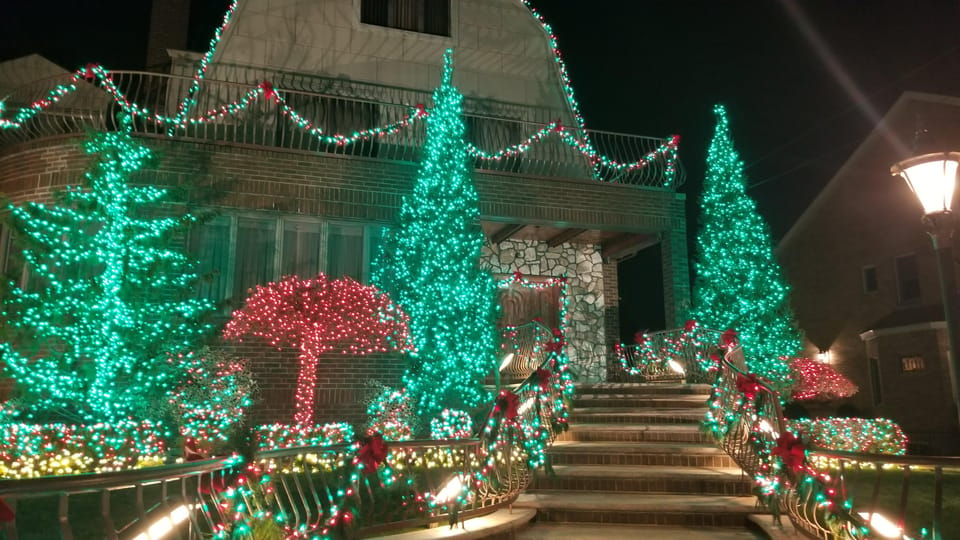 Magnificent Christmas Lights Tour of Dyker Heights Brooklyn - Frequently Asked Questions