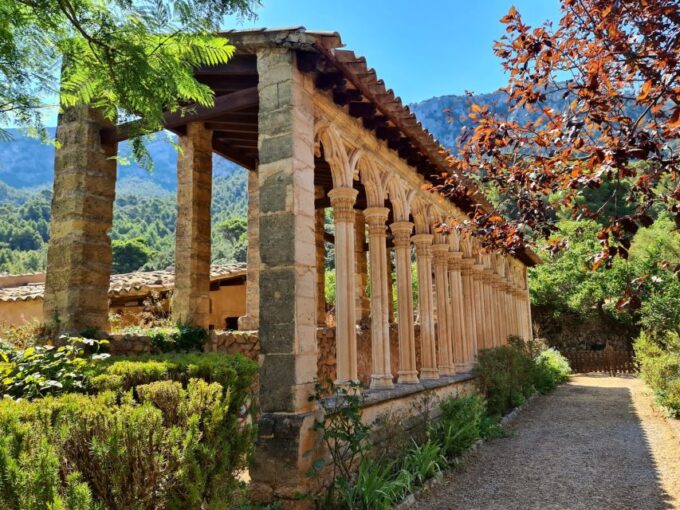 Mallorca: Tramuntana Mountains Tour With Local Guide & Lunch - Pickup and Dropoff Locations