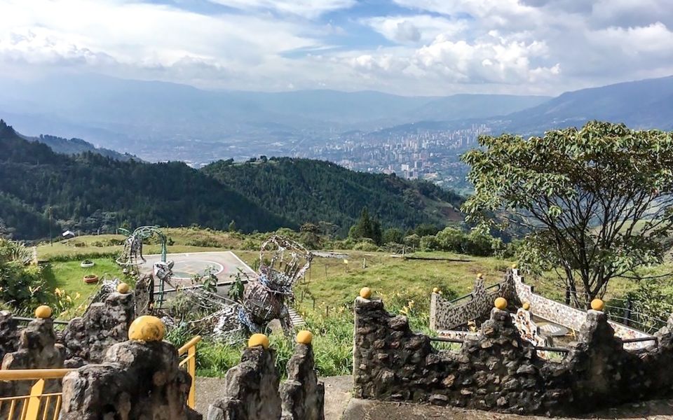 Medellín: The Real Pablo Escobar Tour - Exploring Escobars Legacy