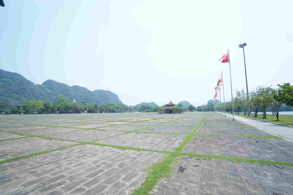 Ninh Binh: Hoa Lu, Trang An & Hang Mua Trip by Limousine Bus - Booking Information