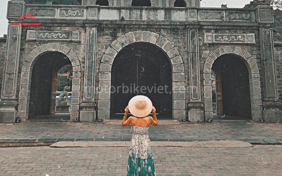 Ninh Binh Tours: Hoa Lu - Tam Coc - Cycling 1 Day - Bamboo Boat Ride