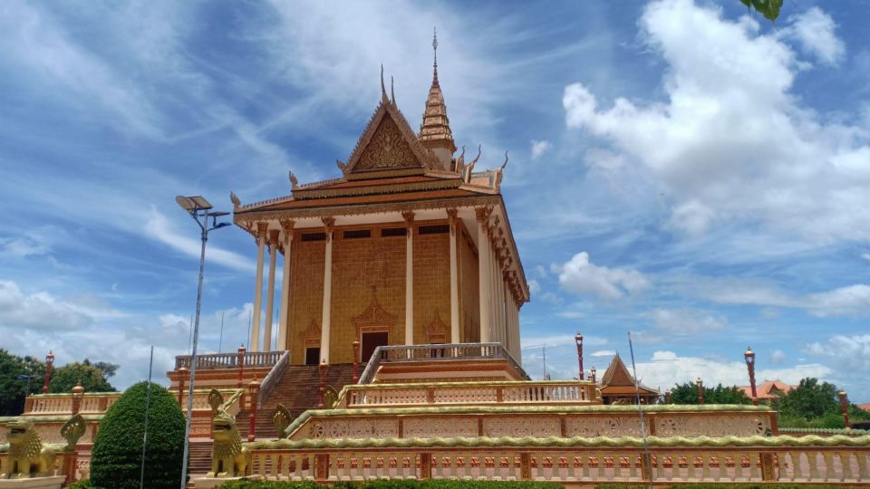 Oudong Mountain - Phnom Penh Former Capital Day Tour - What to Bring