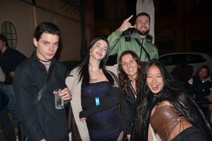 Palermo: Guided Bar Crawl With Shots and Discounts on Drinks - Alcohol Consumption Policy