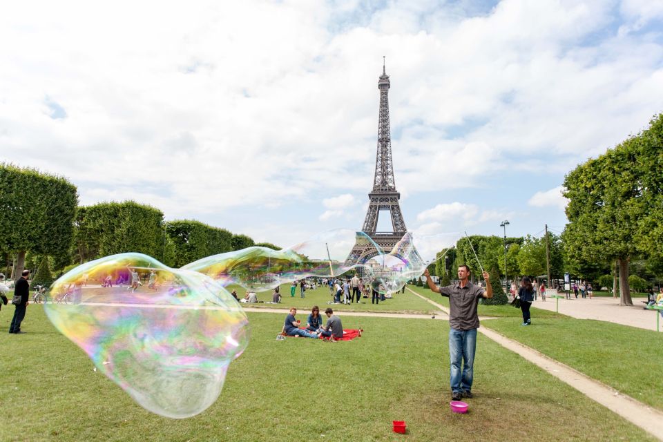 Paris Bike Tour: Eiffel Tower, Place De La Concorde & More - Booking and Cancellation Policy