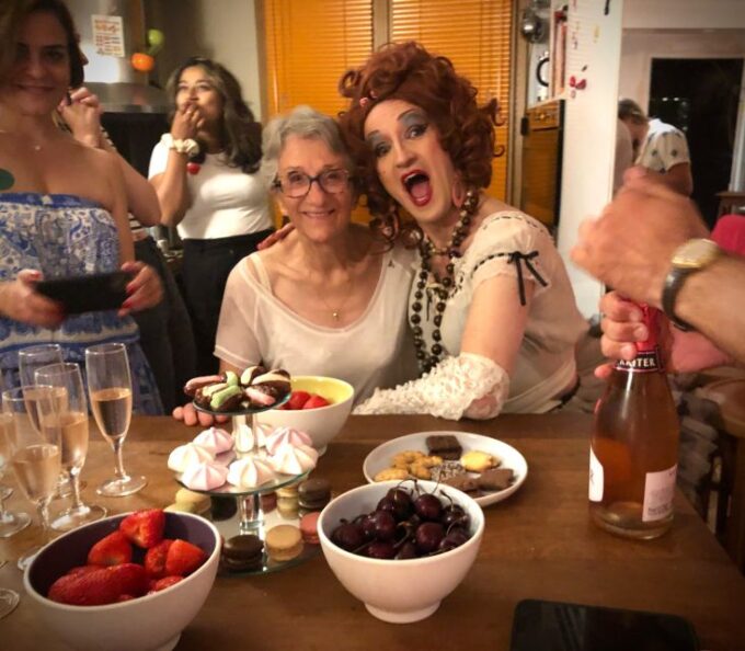 Paris: Unique Cabaret Concert & Dinner in Artist's Studio - Dinner in Artists Studio