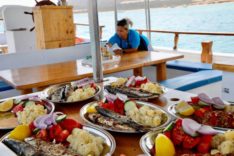 Paros Antiparos: Full-Day Sailing Cruise With Lunch & Drinks - Tips for a Great Experience