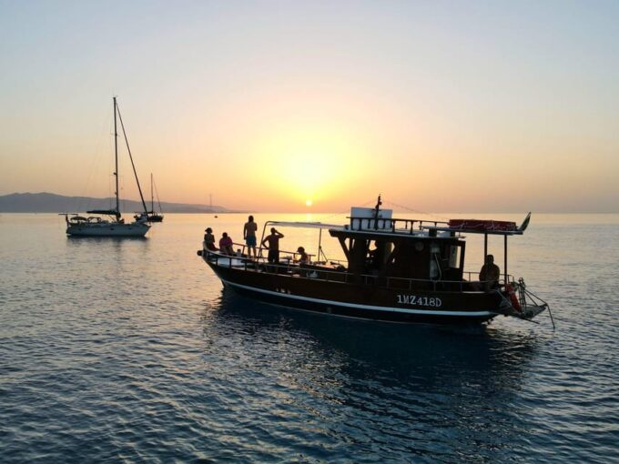 Pathos Scilla: Boat Tour Along the Entire Costa Viola - Sunset Aperitif and Dinner Experience