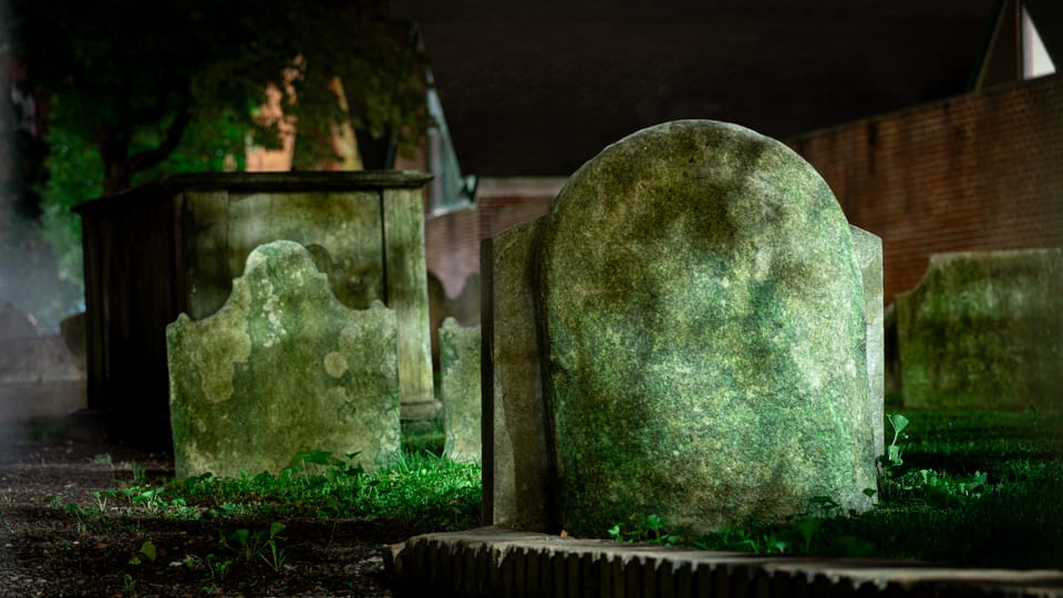 Philly Ghosts Boos and Booze Haunted Pub Crawl - Ghostly Tales and Colonial History