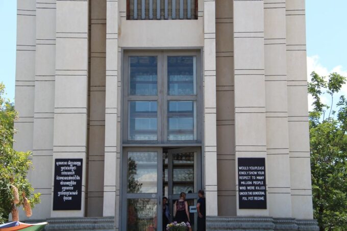 Phnom Penh: S-21 Prison and Killing Fields Half-Day Tour - Tips for Visitors
